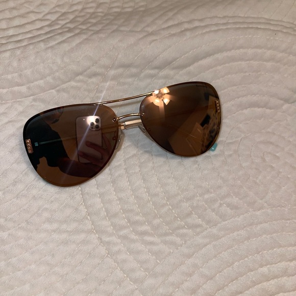 Tiffany & Co sunglasses with original case and unopened accessories - Picture 5 of 9